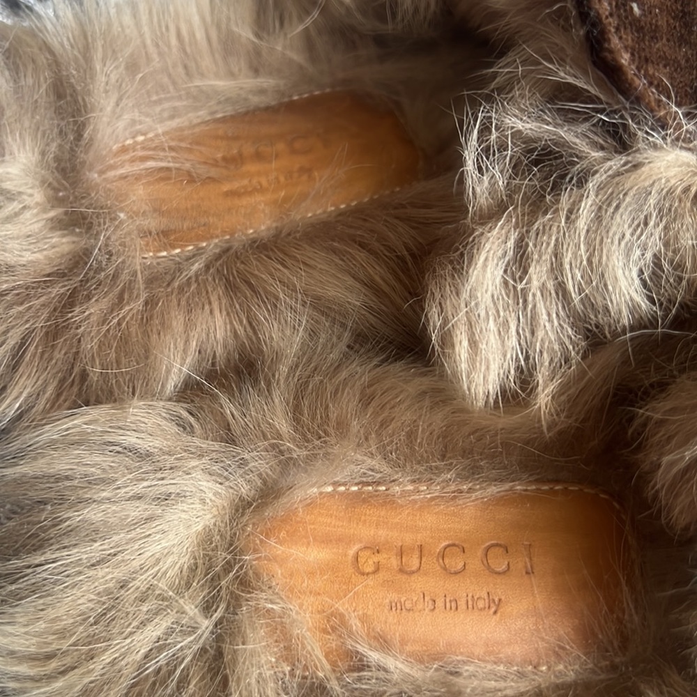 Gucci Brown Velvet Slippers with Gold Accents - Picture 6 of 7